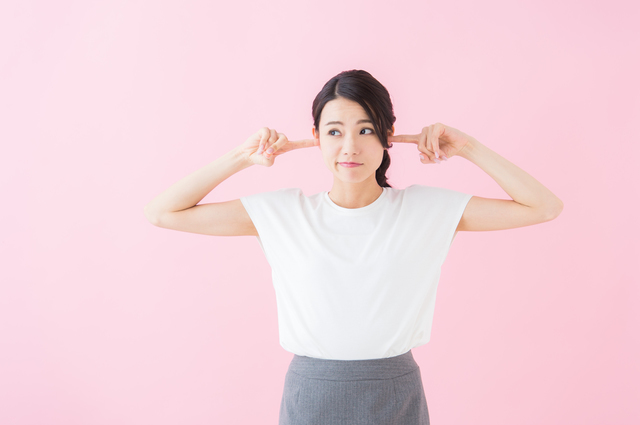 うるさい女,マウンティング,