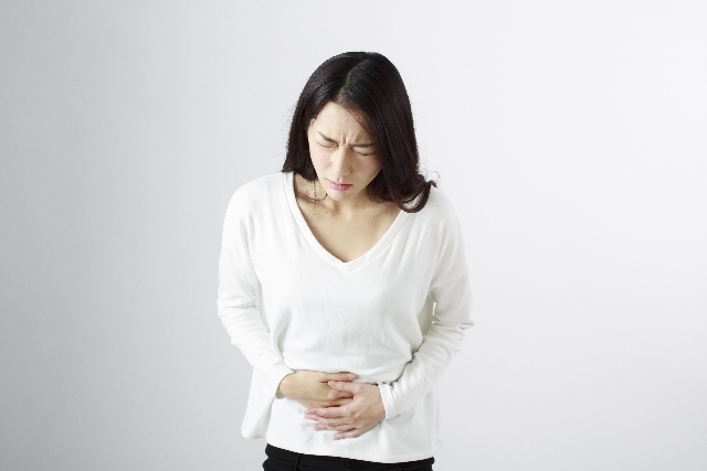 腹痛に悩む日本女性,妊娠5週,症状,