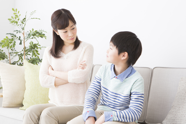 子どもを叱るママ,子ども,叱り方,
