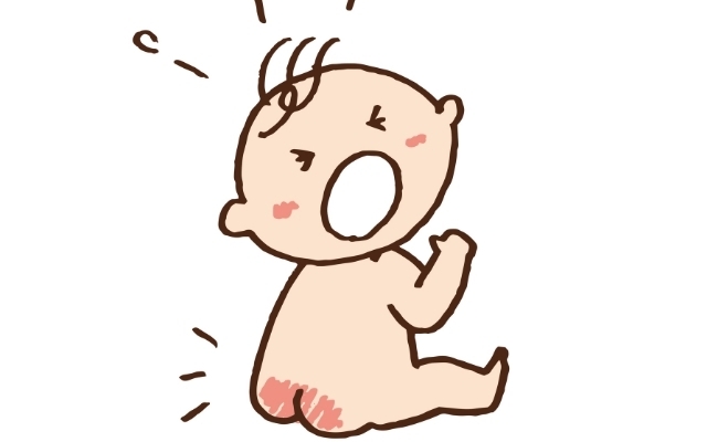 お尻がかぶれて泣く赤ちゃん,抱っこひも,