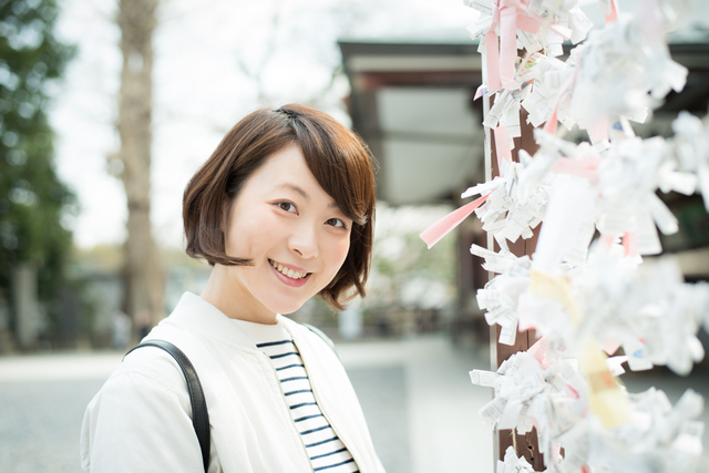 上着を着た女性,戌の日,服装,
