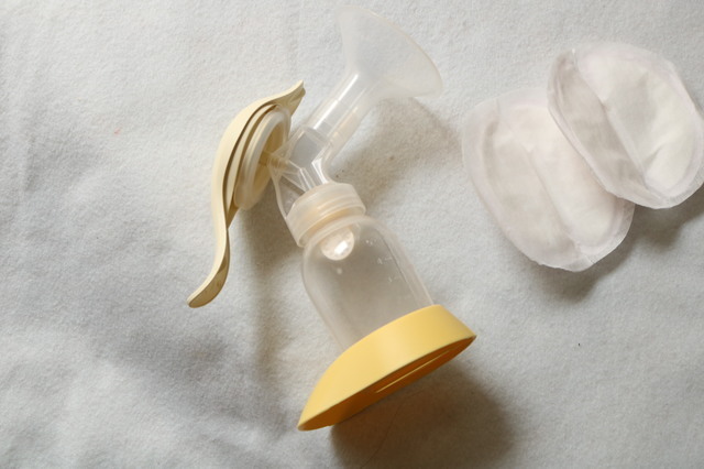 搾乳器の使い方と選び方 手動と電動タイプの違いは 人気のおすすめ9選 Cozre コズレ 子育てマガジン