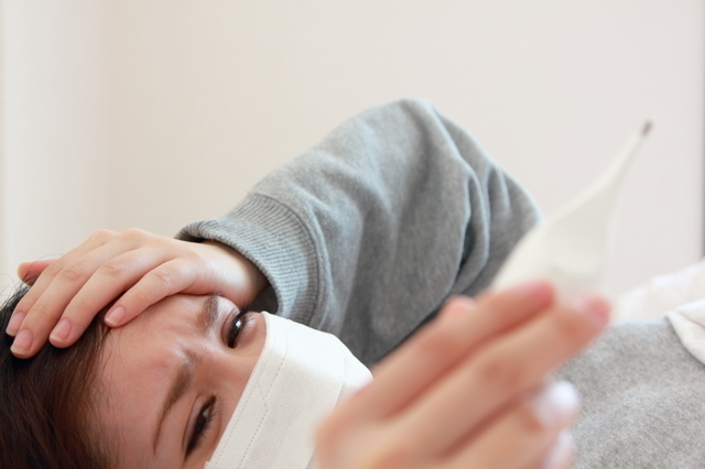 体調不良の女性,産後,家事,