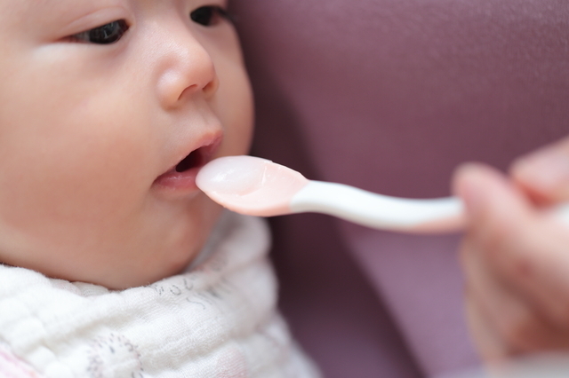 離乳食中期 7 8ヶ月頃 もぐもぐ期の進め方ポイント Cozre コズレ 子育てマガジン