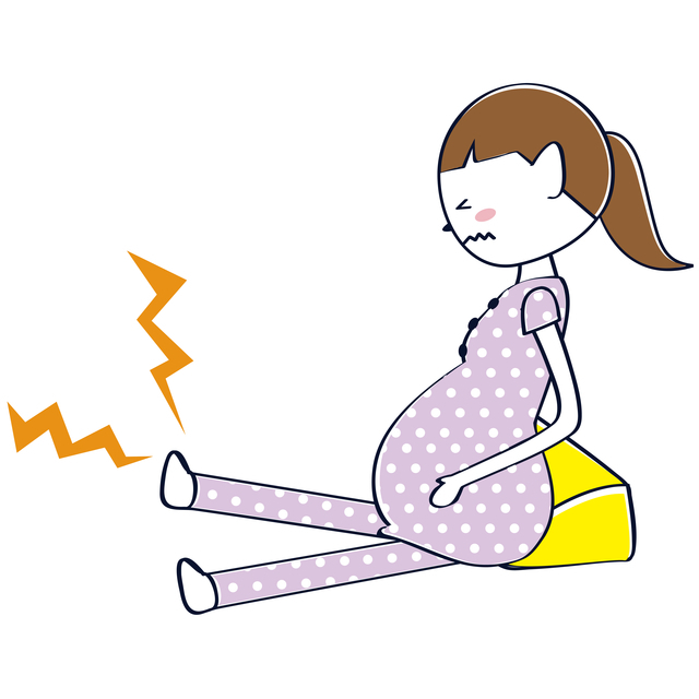 こむらがえりに苦しむ妊婦,妊娠,24週,胎児