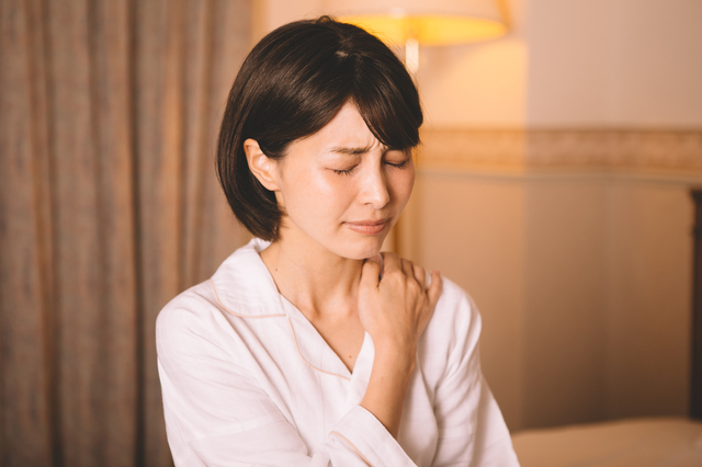 疲れたママ,ミルク,授乳,