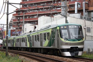 800px-Tokyu7000_7003F