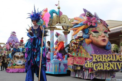 USJ、ハロウィーン開幕!「パレード・デ・カーニバル」でビーズキャッチに熱狂