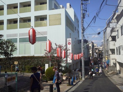 戸越銀座の商店街にある天然温泉の画像