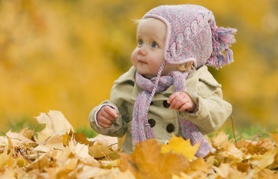 紅葉シーズンに子どもとおでかけのイメージ画像