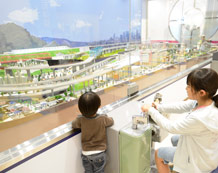 京王れーるランドは休日・週末に混雑もする人気スポット_館内画像05