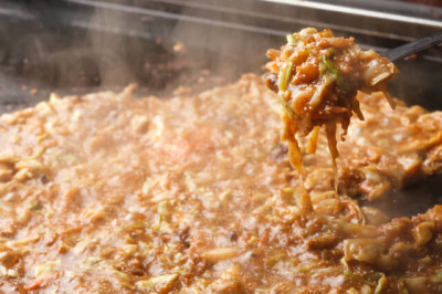 東京の名物もんじゃ焼きを食べれる船のイメージ画像