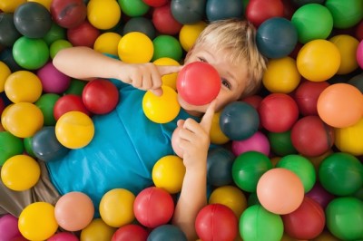 埼玉のテーマパークに子連れでおでかけのイメージ画像