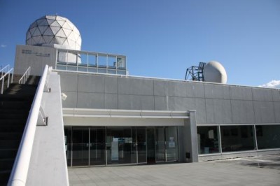 富士吉田市富士山レーダードーム館外観