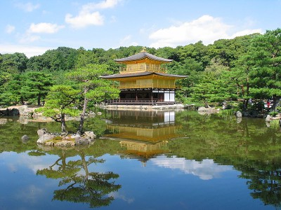 国内の世界遺産の代表、金閣寺の画像