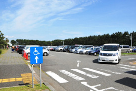 辻堂海浜公園のプールに行くには車が便利、駐車場の画像