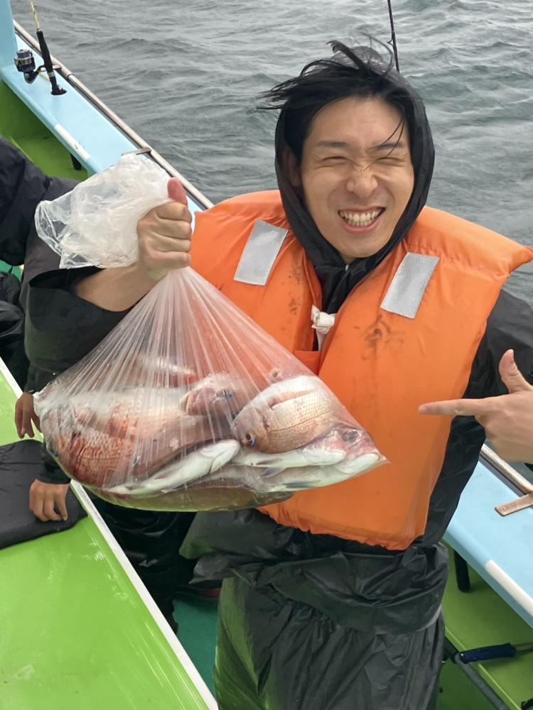 1790397878-3-85-ck.jpeg