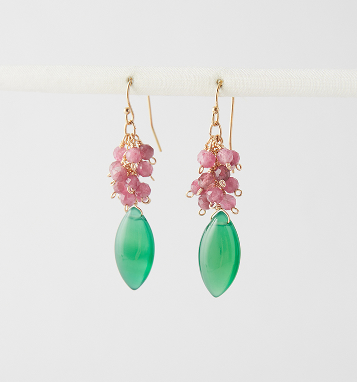 ガラベーヤ　ピンク×やまぶき色×グリーン グリーンオニキスマーキス×ピンクトルマリンふさふさピアス№5T-961 No