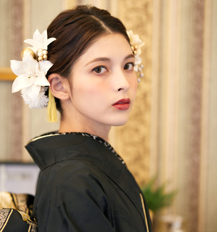ノンナ.カリーナ【TAMA屋】全て正絹 全て振袖 まとめ 3点 TM562 髙石あかり ×TRENDNOW（トレンドナウ）の振袖-ベージュ|成人記念