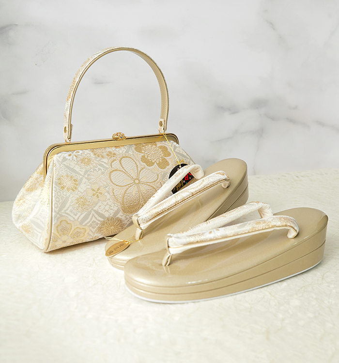 ☆最終値下げ☆アイボリー 振袖 フルセット 袴 髪飾り バッグ 草履付き Kisste 振袖 草履 バッグ セット 成人式 草履バッグセット 振袖用