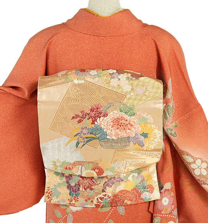 BBお仕立て上がり正絹訪問着薄オレンジ色、黄緑色、オレンジ地に花柄