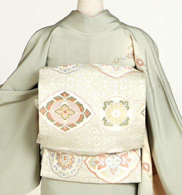 スワトウ刺繍ベージュの花柄訪問着 - メルカリ