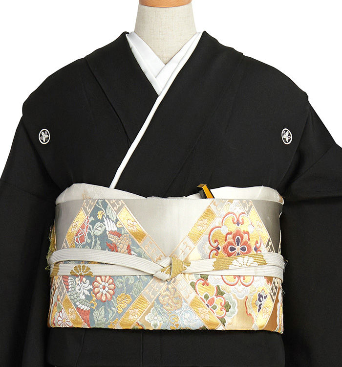 にゃむ【TAMA屋】全て正絹 全て黒留袖 まとめ5点 TM1684 TAMA屋】全て正絹全て黒留袖 相良刺繍 宝尽くし まとめ売り5点