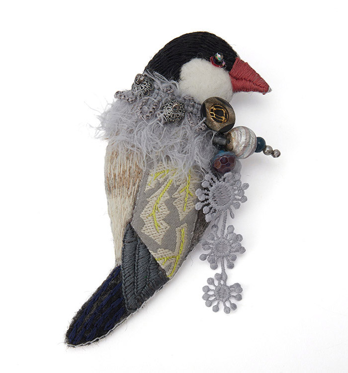 シアタープロダクツ  ガウン 鳥柄 irodori az brooch(文鳥) No.5XW-0006-01の通販｜きもの365