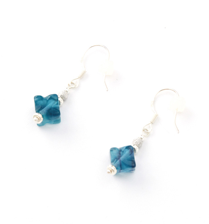 ブルーフローライトのピアス No.5XE-0042-00の通販｜きもの365