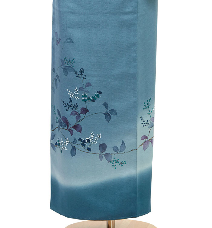 千總 色留袖 落款あり 水色系 三つ紋 阪急百貨店誂え 千總 色留袖 落款あり 水色系 三つ紋 阪急百貨店誂え