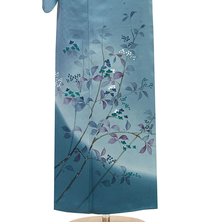 千總 色留袖 落款あり 水色系 三つ紋 阪急百貨店誂え 千總 色留袖 落款あり 水色系 三つ紋 阪急百貨店誂え