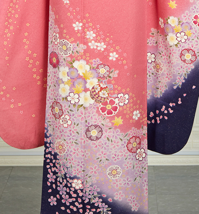 振袖 身長148-163cm 黒　紫　赤　ゴールド　薔薇　正絹 振袖 身丈159cm 裄丈66cm M 袷 牡丹 薔薇 銀通し 赤 正絹 逸品