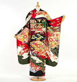 NEXT  ⭐️シンプルで大人可愛い♡ 振袖フルセット　赤黒系　成人式　正絹 振袖 黒赤花柄 振袖フルセット 振袖セット 成人式 - メルカリ