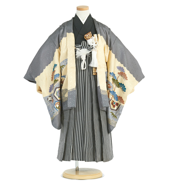 こちまる品です。NA643子供着物 正絹 七五三 お正月 着丈86裄丈45 こちまる品です。NA643子供着物 正絹 七五三 お正月 着丈86裄丈