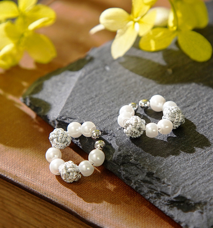 *お花と淡路玉のピアス*【No.331】 水引 〈あわじ玉〉リングピアス No.5XJ-0087-00の通販｜きもの365
