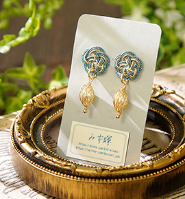 水引 〈梅結び〉イヤリング 緑 No.5XT-0038-00