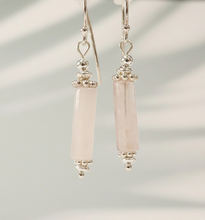 プラチナ　ローズクォーツ　ピアス　新品　宝石店ストック MARIHA(マリハ) Organic Gems ピアス ローズクォーツ M K18