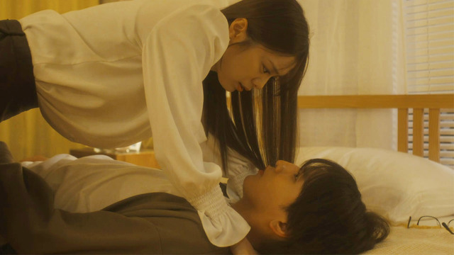 キスでふさいで、バレないで。