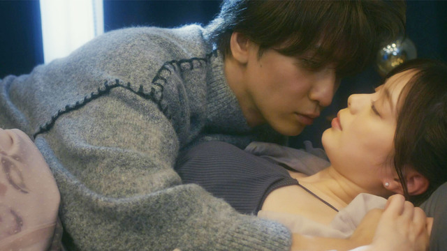 キスでふさいで、バレないで。