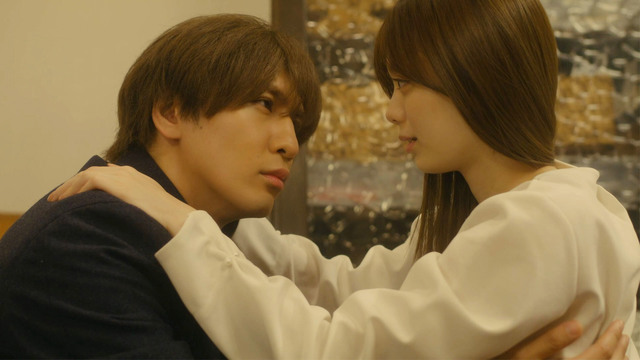 キスでふさいで、バレないで。