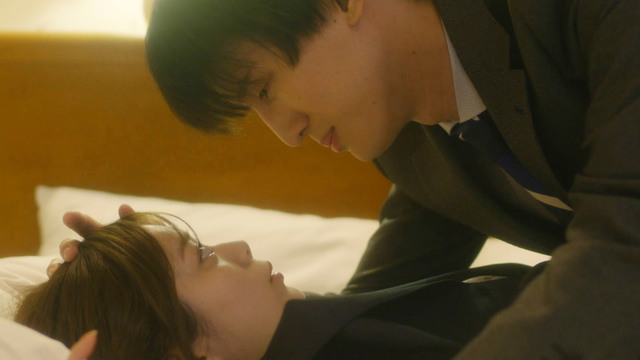 キスでふさいで、バレないで。