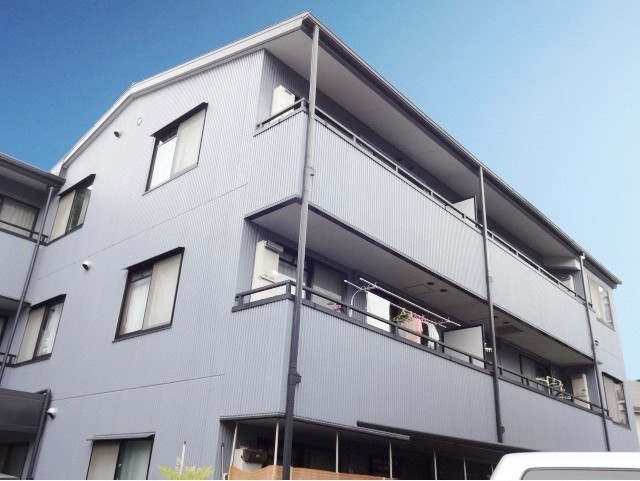 JR線・大阪御堂筋線・阪急線の利用が可能。