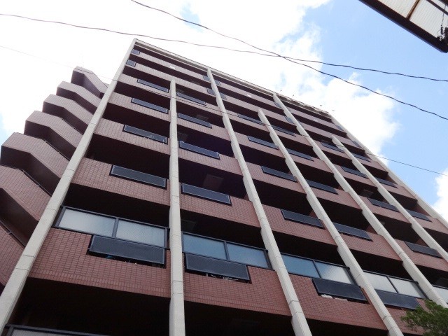 東三国駅から徒歩2分の立地☆