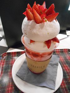 『FRANZE & EVANS LONDON表参道店』「ETON-MESS PAVROVA」