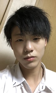 真栄亮太