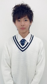 小宮璃央