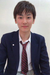 石井祐駒