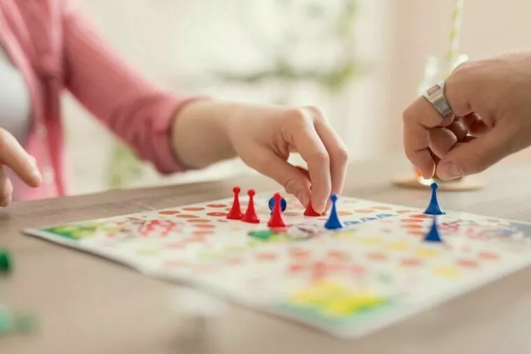 おうちデートで盛り上がるおすすめのゲームを紹介