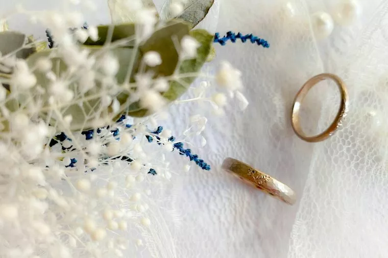 エンゲージリングとマリッジリングの違い