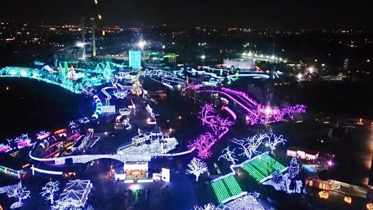 冬のデートの王道はイルミネーションですね